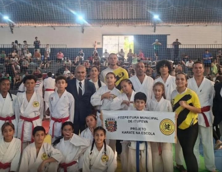 Caratecas itupevenses conquistam 26 medalhas em Santo Antônio da Posse
